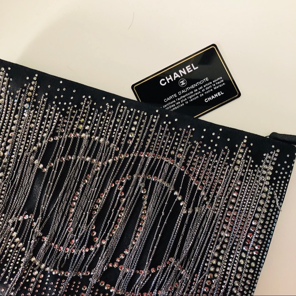 Chanel leather Pochette with diamanté and chains - Picture 4 of 4